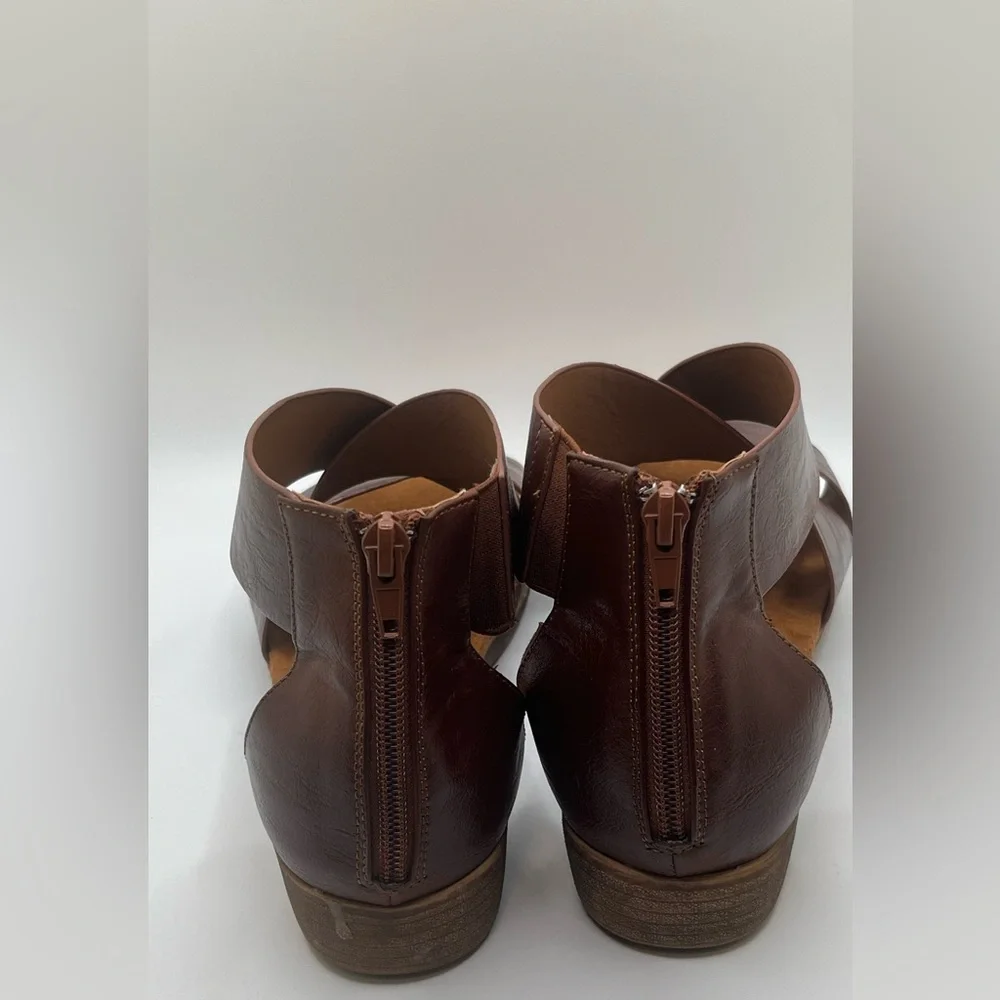 Pierre Dumas Women's Kori Faux Leather Dark Brown Flat Sandals Size 9 - Picture 8 of 14